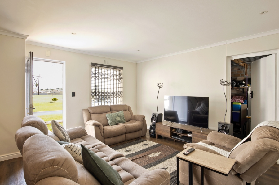 3 Bedroom Property for Sale in Sunningdale Western Cape